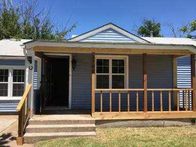 Main picture of 1702 S 23rd St
