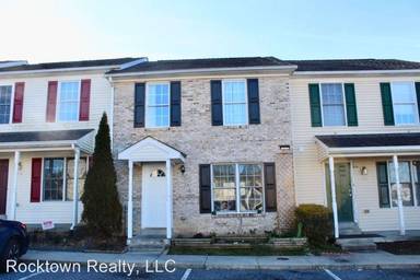 Main picture of 274 Commerce Dr