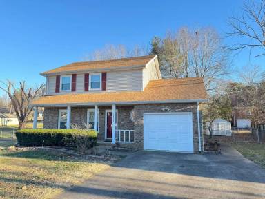 Main picture of 1829 Bourne Cir