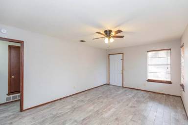 Main picture of 1624 Lockney St