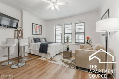 Main picture of 1940 N Lincoln Ave