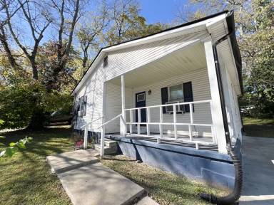 Main picture of 1137 Main St