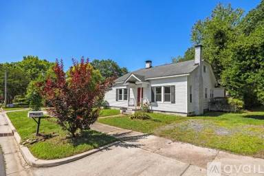 Main picture of 515 College Ave