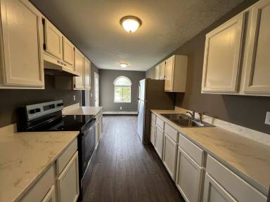 Main picture of 1048 Abbey Court - 2