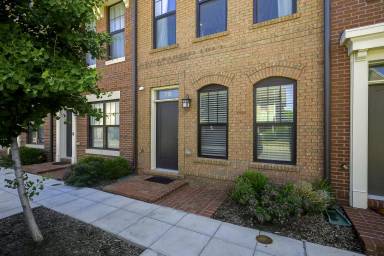 Main picture of 719 Parkside Pl NE