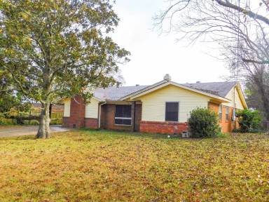 Main picture of 104 Livingston Ave