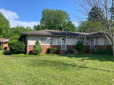 Main picture of 2718 S Stewart Ave