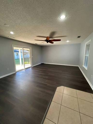 Main picture of 303 Northside Dr