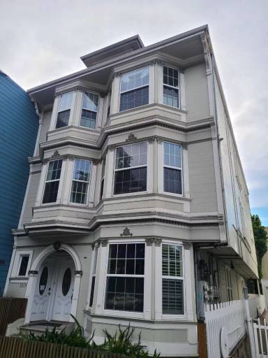 Main picture of 1001 Lincoln Way