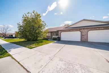 Main picture of 3418 Stonegate Dr