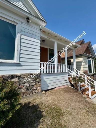 Main picture of 917 W Woolman St