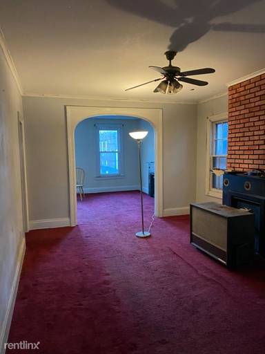Main picture of 747 River St