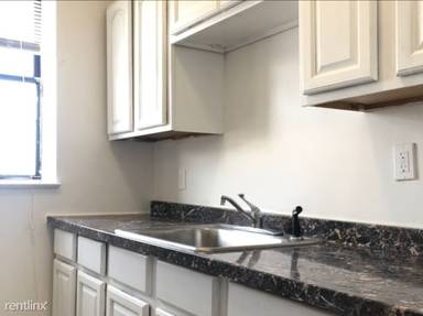 Main picture of 121 Wade St