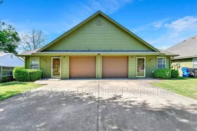 Main picture of 1022 W Coffin St