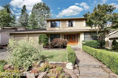 Main picture of 12918 NE 110th Pl
