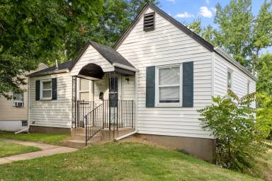 Main picture of 7129 Manette Dr