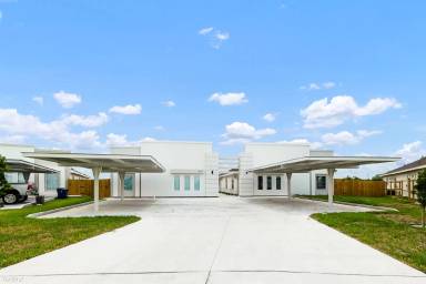 Main picture of 3912 Las Vistas Ln