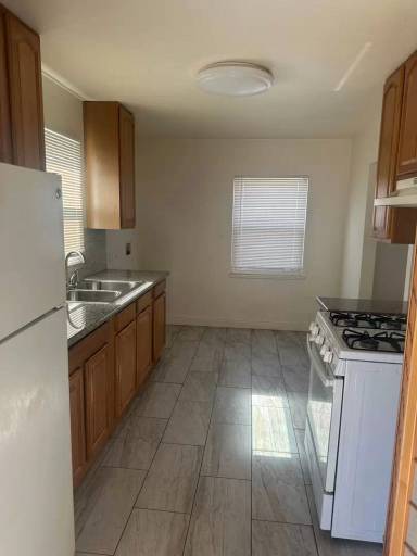 Main picture of 6616 Bancroft Ave