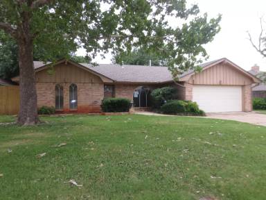 Main picture of 4820 NW 74th St