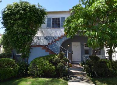 Main picture of 445 Kelton Ave