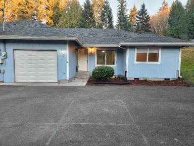 Main picture of 1733 Roosevelt Ave SE