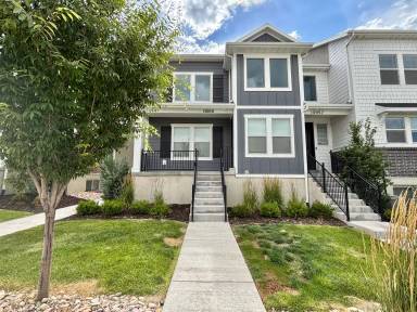 Main picture of Mountain Ridge Townhomes