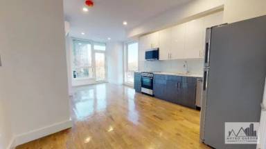 Main picture of 13836 Queens Blvd