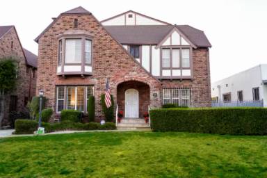 Main picture of 1251 S Longwood Ave