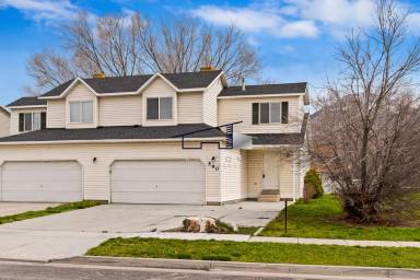 Main picture of 571 S Century Dr