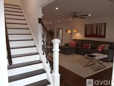 Main picture of 3091 Colonial Way
