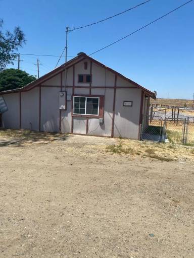 Main picture of 3704 E State Highway 140