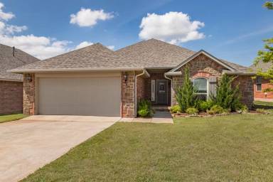 Main picture of 6721 NW 159th St