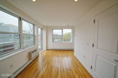 Main picture of 2552 Crescent St