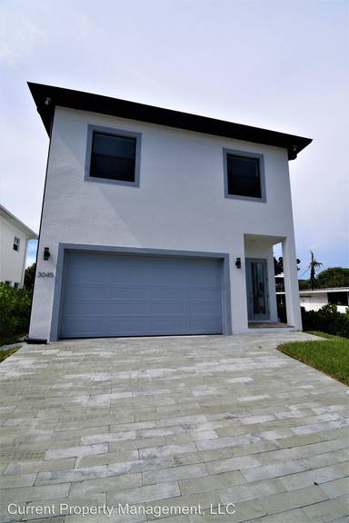 Main picture of 3045 Lunar St