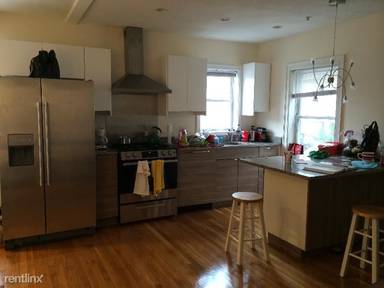 Main picture of 128 Hillside St