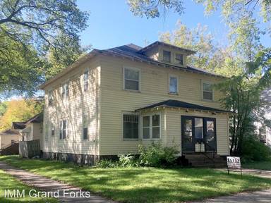 Main picture of 122 Walnut St