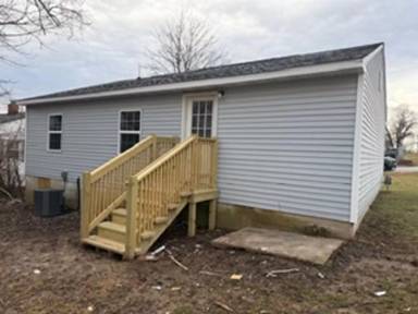 Main picture of 801 E 13th St