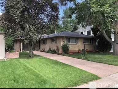 Main picture of 140 S Jersey St