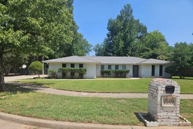 Main picture of 2509 Acacia Ct
