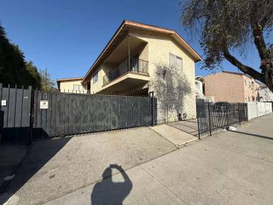 Main picture of 2219 Crenshaw Blvd