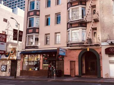 Main picture of 737 Bush St