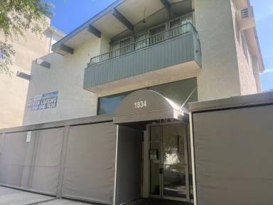 Main picture of 1834 Thayer Ave