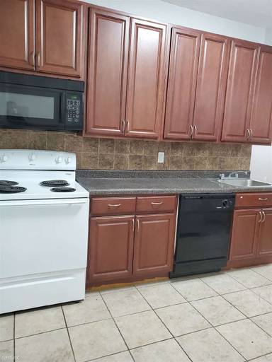 Main picture of 5604 Hudson Ave