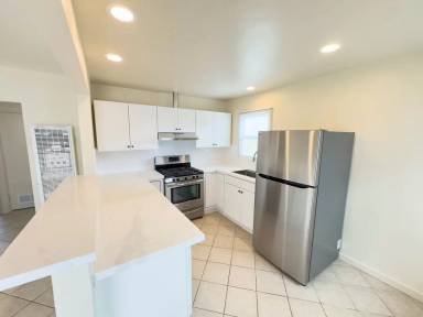 Main picture of 515 N Ditmar St