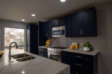Main picture of 441 N Highland Ave