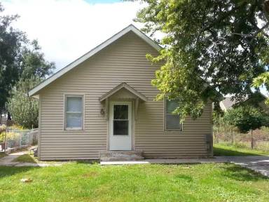 Main picture of 2010 S 13th St