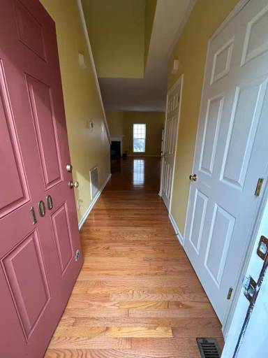 Main picture of 100 Henson Pl