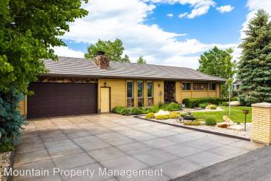Main picture of 125 E Countryside Cir