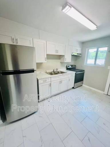 Main picture of 2129 Martin Luther King Jr Dr SW