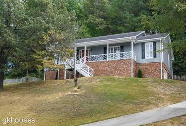 Main picture of 1050 Independence Ct